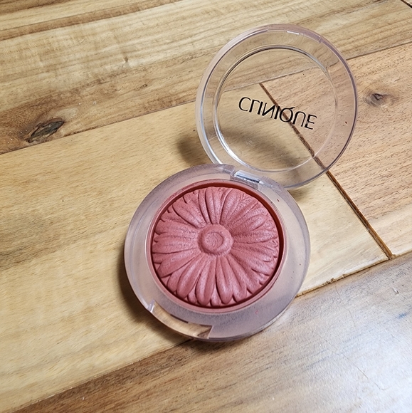 Clinique blush in Fig Pop - Picture 1 of 2